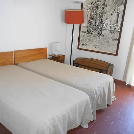 Apartment T2 No Edificio Rocha Mar 2
